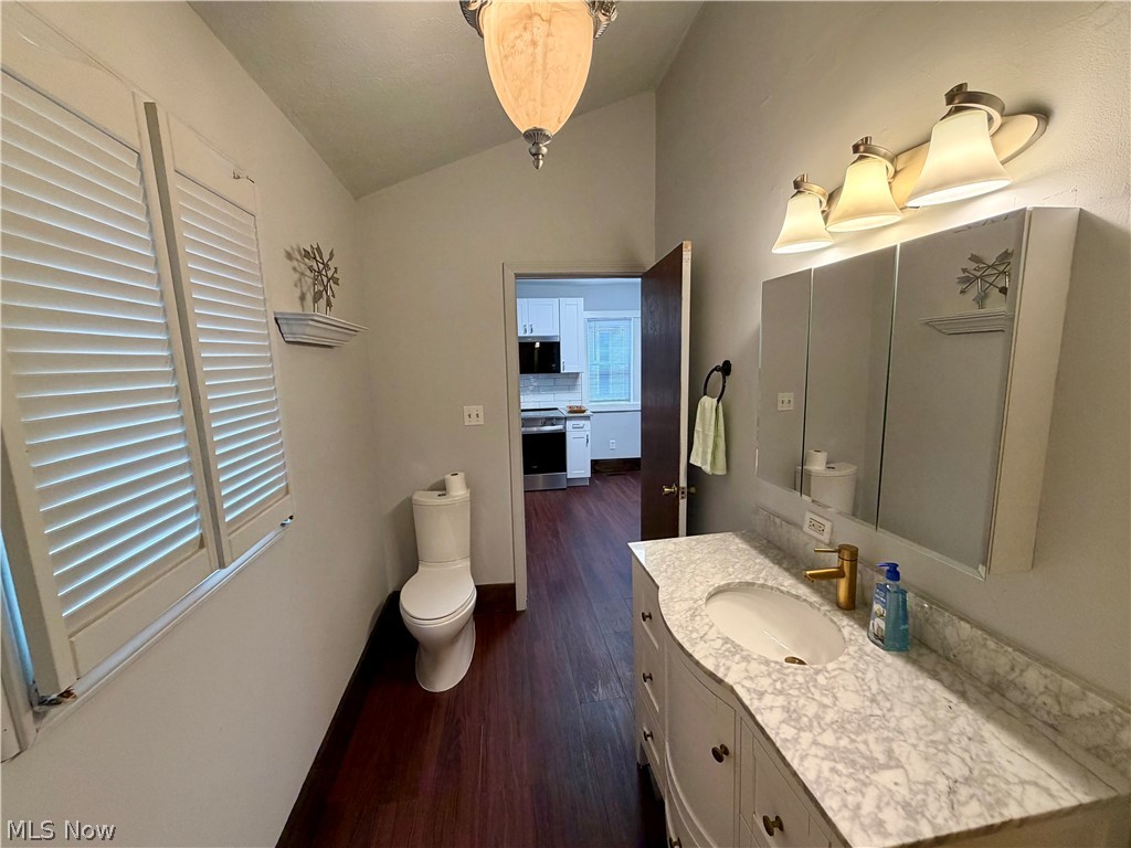 458 Crestwood Avenue Akron OH 44302