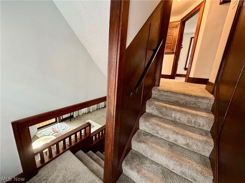 458 Crestwood Avenue Akron OH 44302