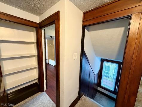 458 Crestwood Avenue Akron OH 44302