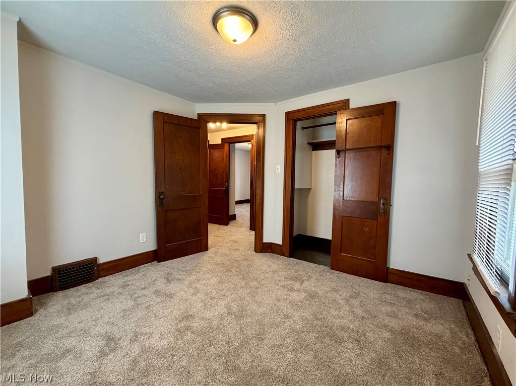 458 Crestwood Avenue Akron OH 44302