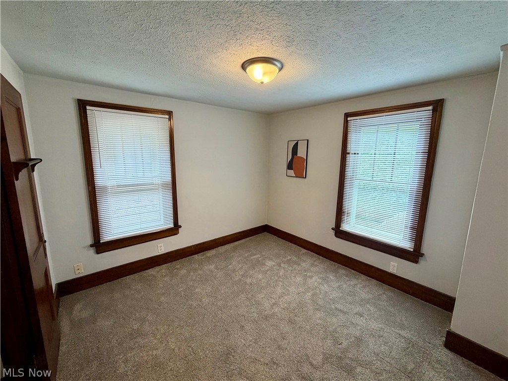 458 Crestwood Avenue Akron OH 44302