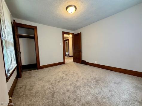 458 Crestwood Avenue Akron OH 44302