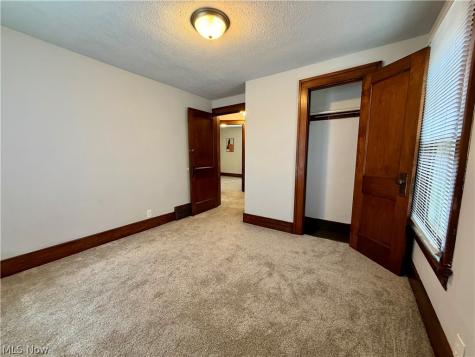 458 Crestwood Avenue Akron OH 44302