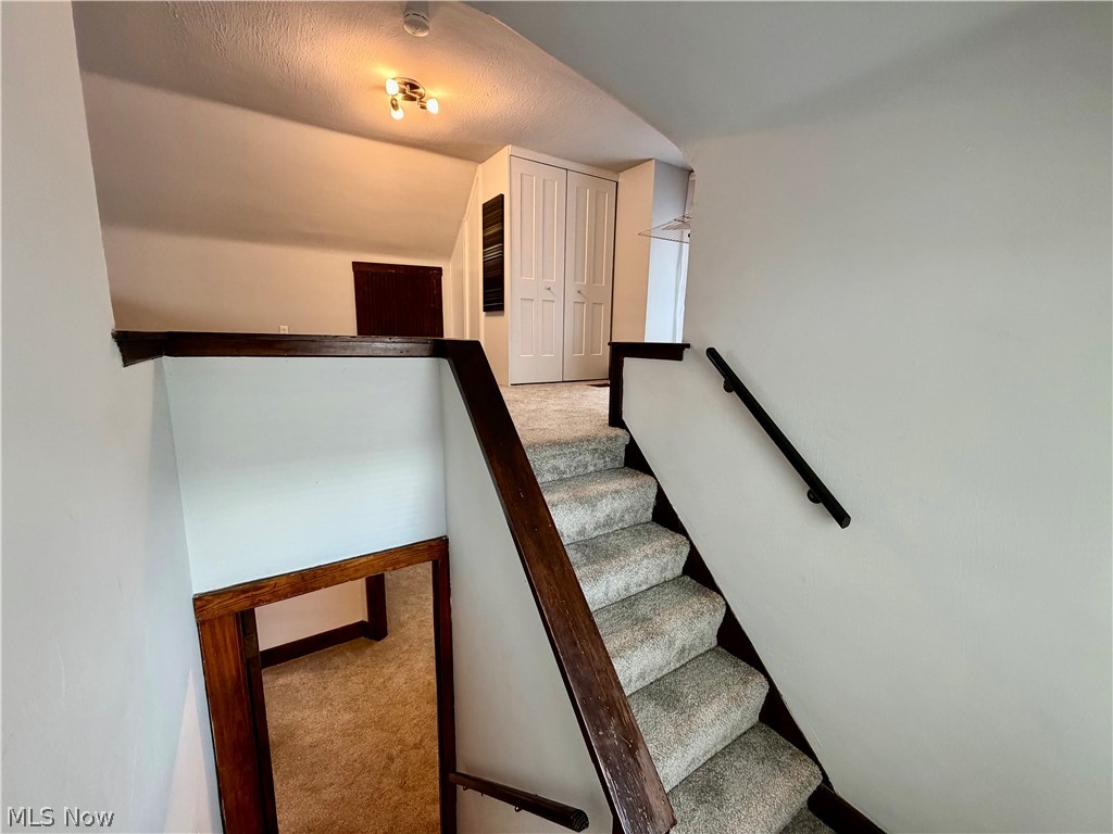 458 Crestwood Avenue Akron OH 44302