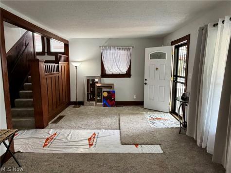 458 Crestwood Avenue Akron OH 44302