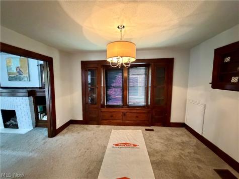 458 Crestwood Avenue Akron OH 44302
