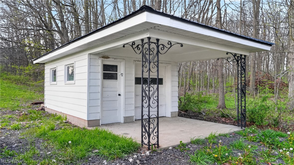 2382 Warren Burton Road Southington OH 44470