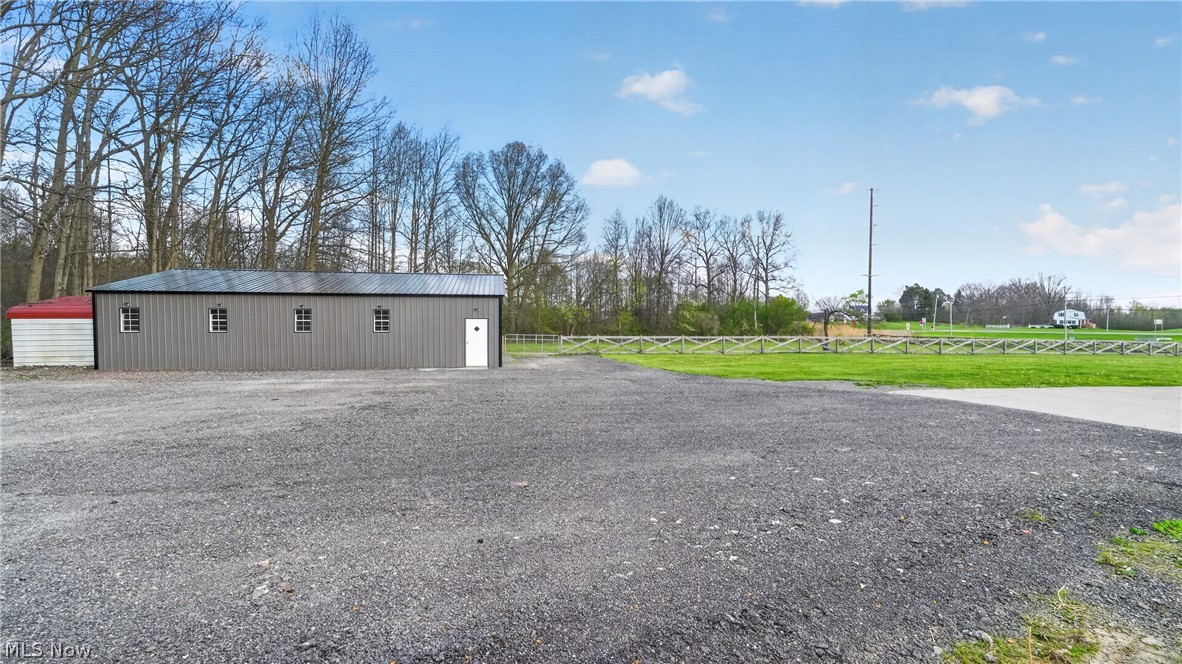 2382 Warren Burton Road Southington OH 44470