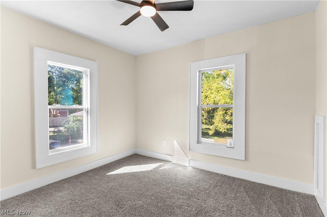 153 Elm Street Struthers OH 44471
