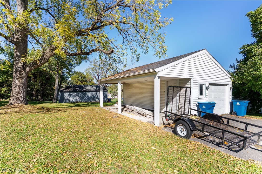 153 Elm Street Struthers OH 44471