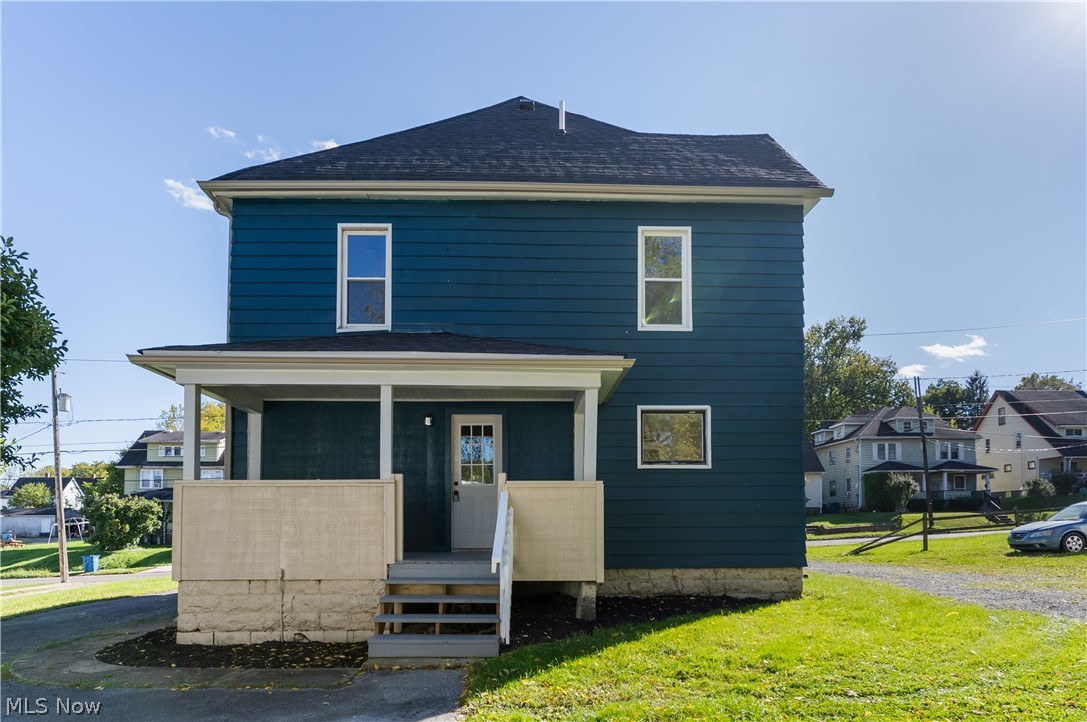 153 Elm Street Struthers OH 44471