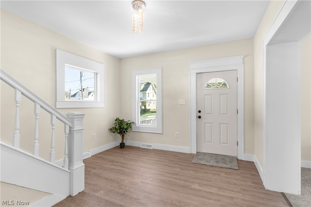 153 Elm Street Struthers OH 44471
