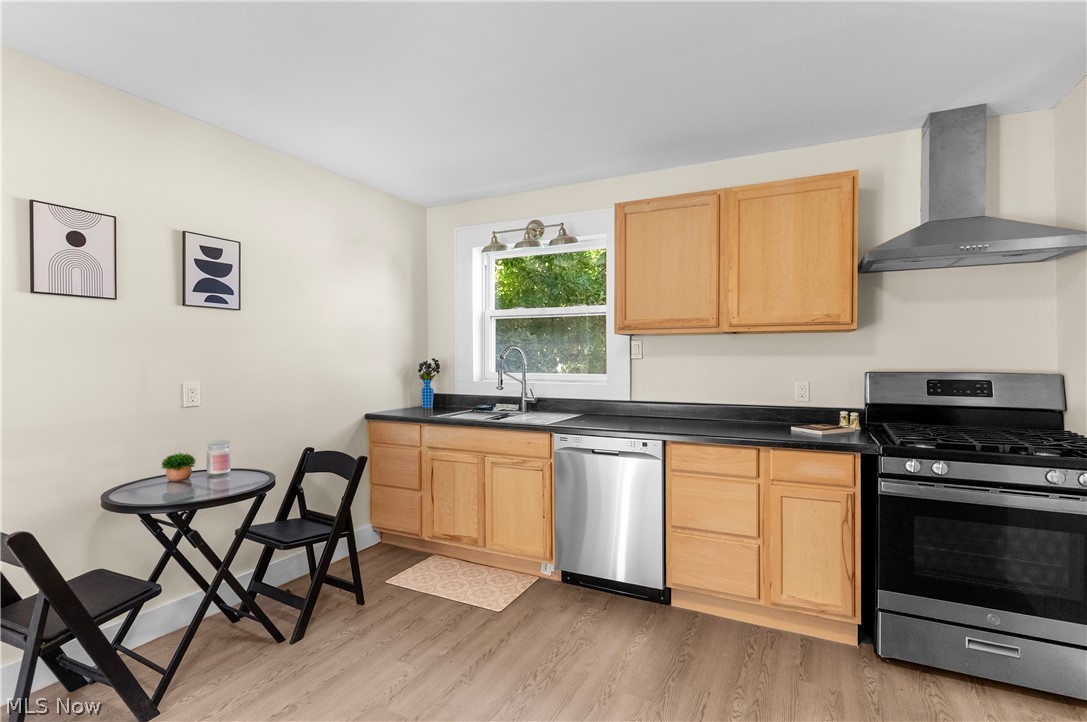 153 Elm Street Struthers OH 44471