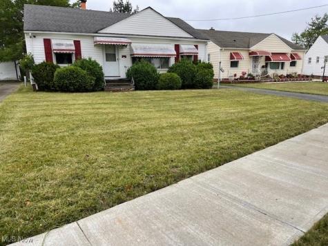 18604 Restor Avenue Cleveland OH 44122