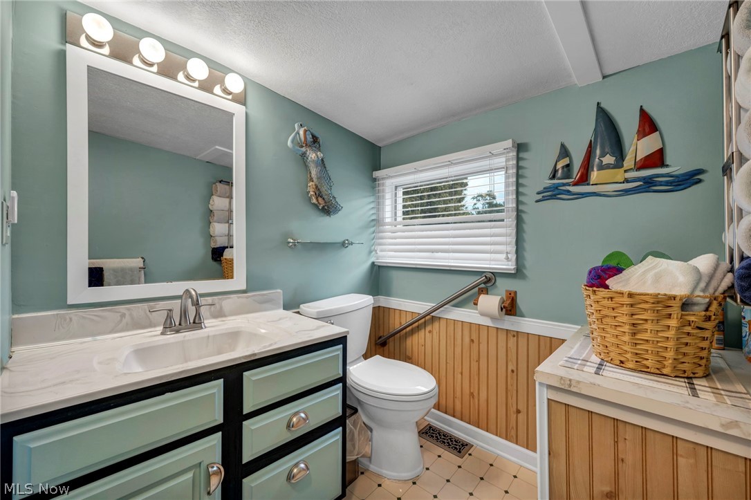 902 E 2nd Street Port Clinton OH 43452