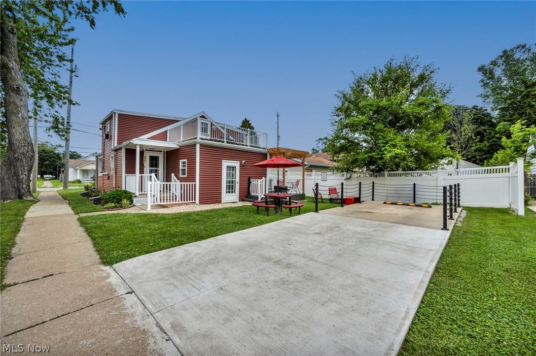 902 E 2nd Street Port Clinton OH 43452