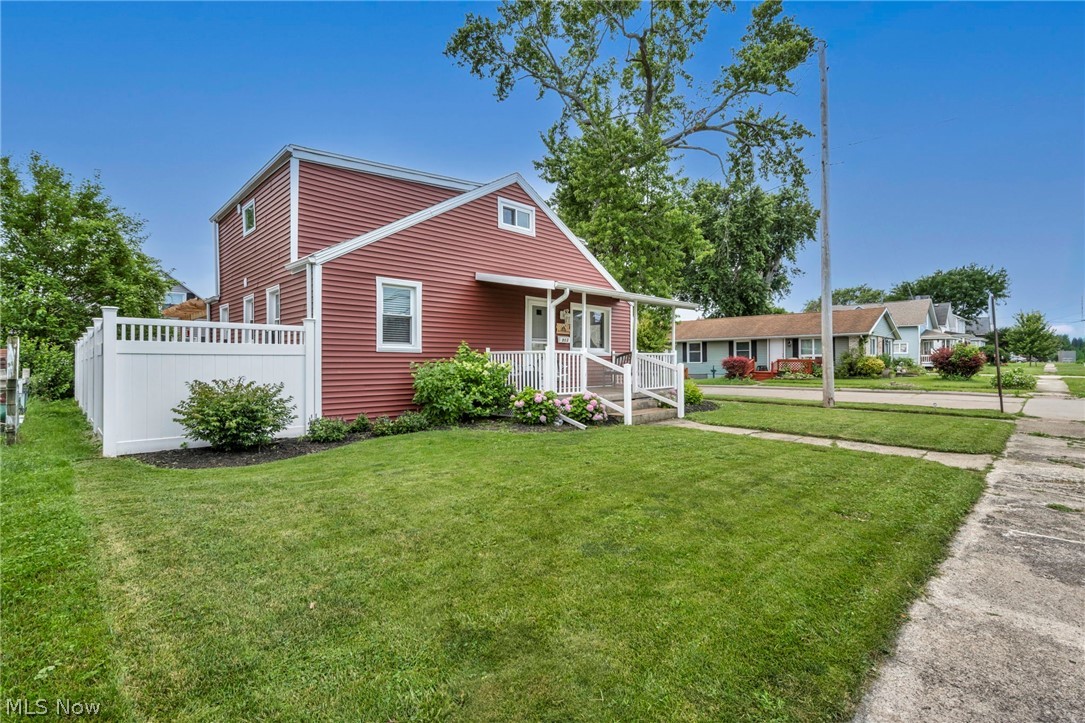 902 E 2nd Street Port Clinton OH 43452