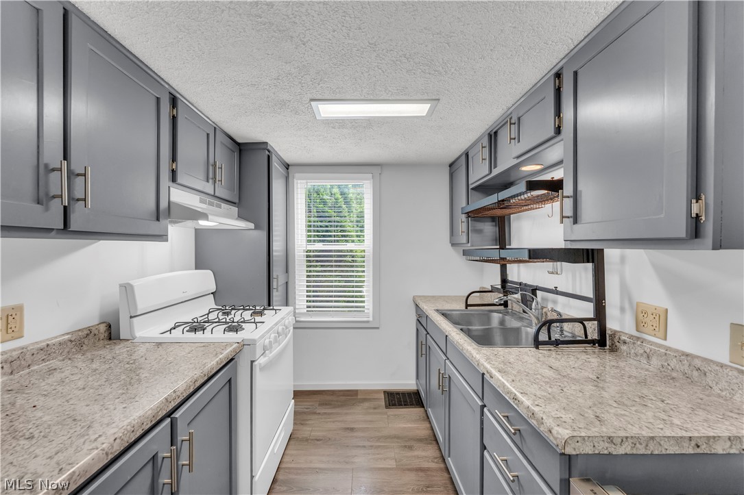 265 Main Street SE Brewster OH 44613