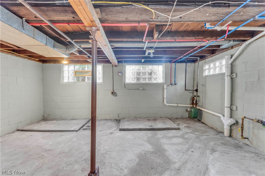 265 Main Street SE Brewster OH 44613