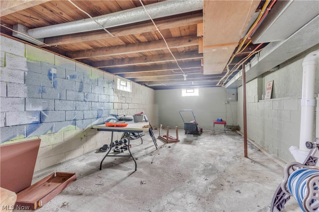 265 Main Street SE Brewster OH 44613