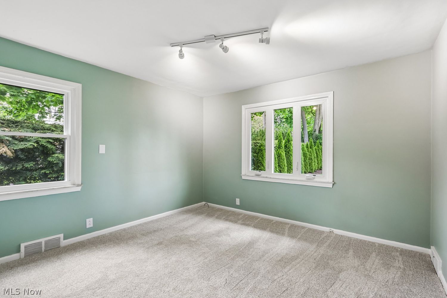 894 Westgrove Road Akron OH 44303
