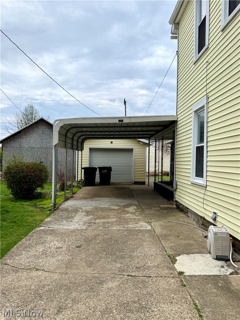 1011 Adams Street Coshocton OH 43812