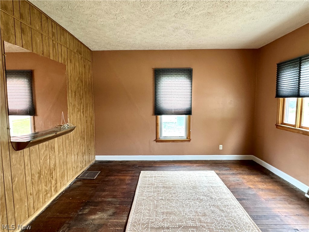 1011 Adams Street Coshocton OH 43812