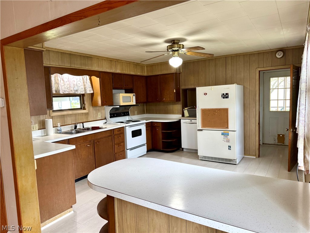 1011 Adams Street Coshocton OH 43812