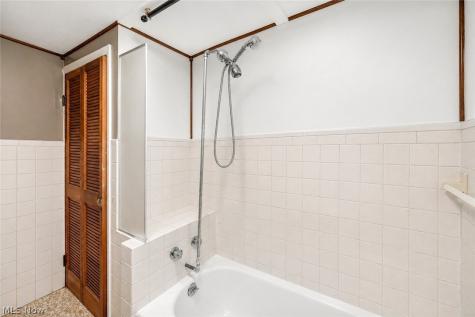 5026 Lear Nagle Road North Ridgeville OH 44039