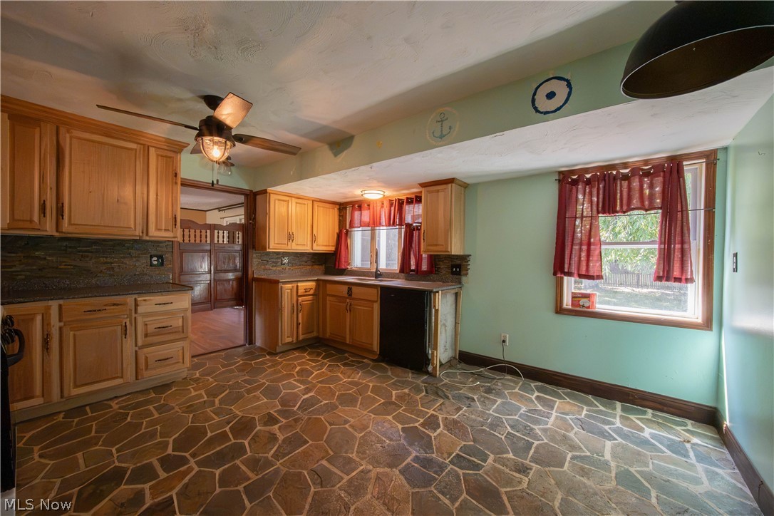 17 Parkview Drive Conneaut OH 44030