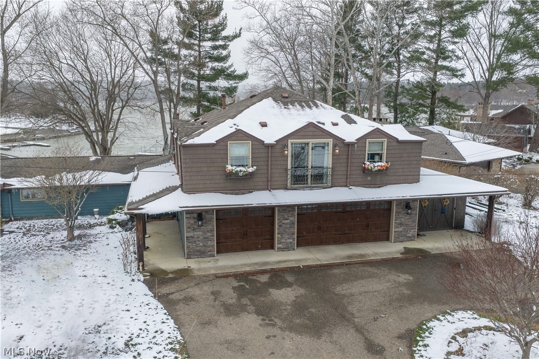 2023 Lakewood Road SW Sherrodsville OH 44675
