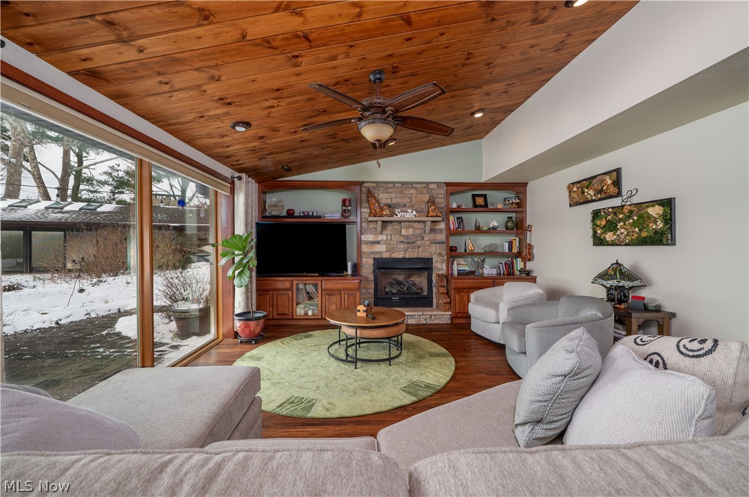 2023 Lakewood Road SW Sherrodsville OH 44675