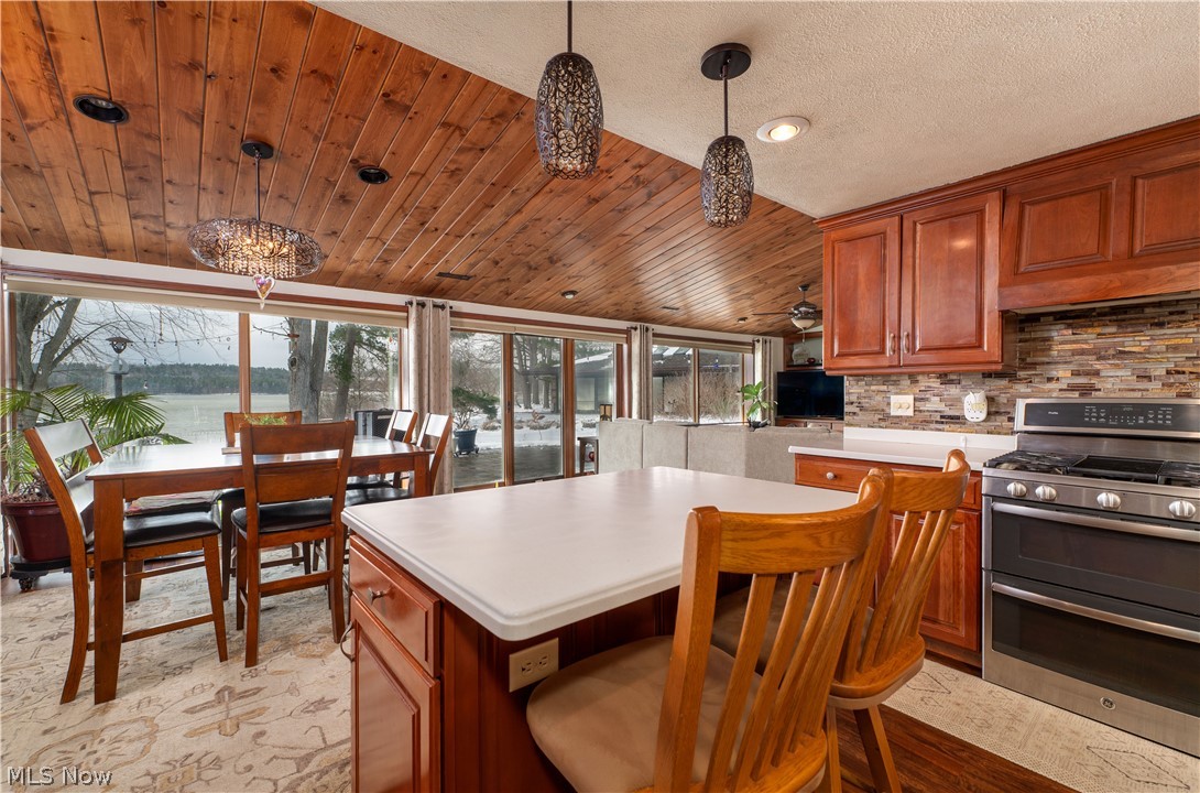 2023 Lakewood Road SW Sherrodsville OH 44675