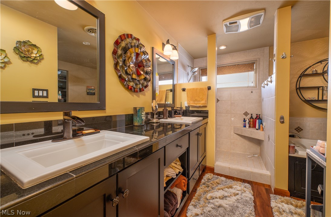 2023 Lakewood Road SW Sherrodsville OH 44675