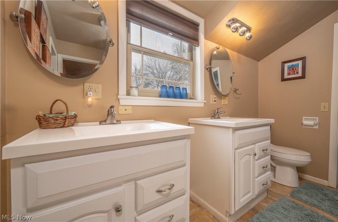 2023 Lakewood Road SW Sherrodsville OH 44675