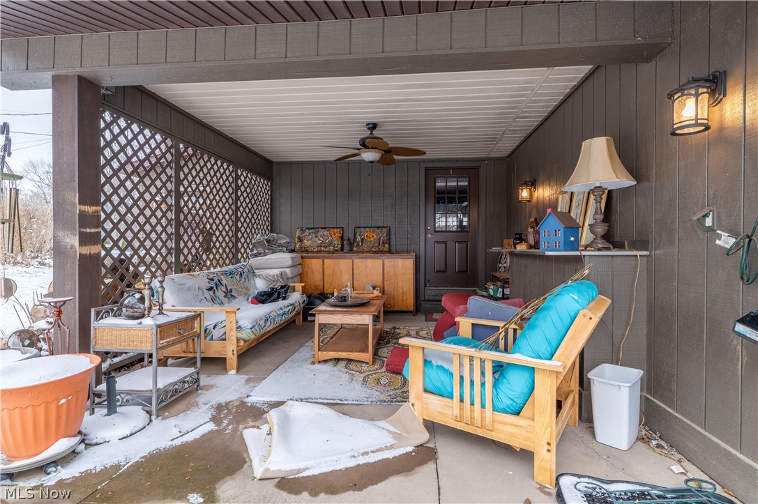2023 Lakewood Road SW Sherrodsville OH 44675