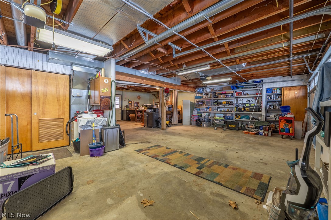 2023 Lakewood Road SW Sherrodsville OH 44675