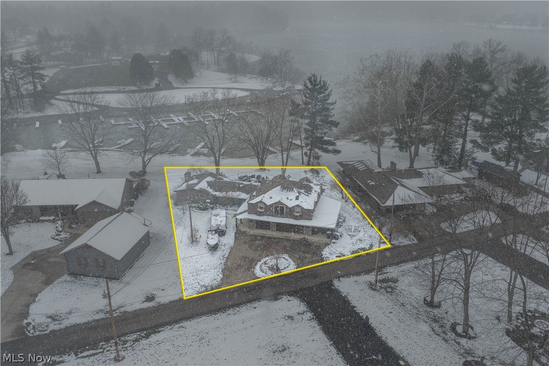 2023 Lakewood Road SW Sherrodsville OH 44675