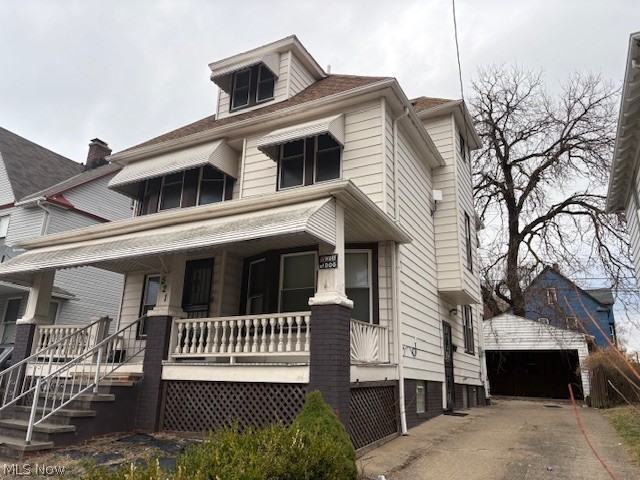 521 E 112th Street Cleveland OH 44108
