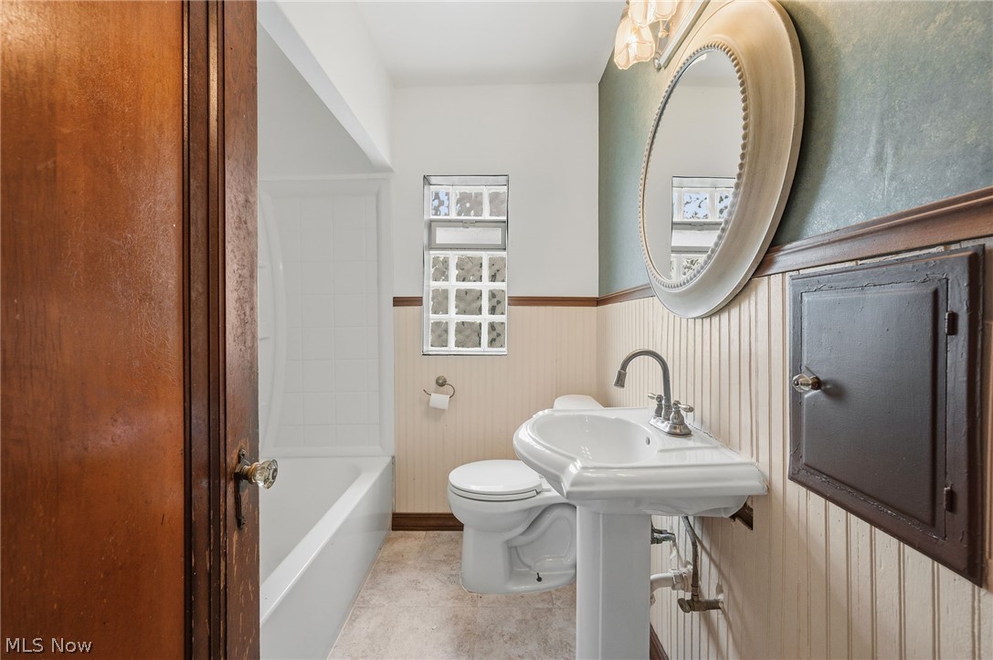 3755 Washington Park Boulevard Newburgh Heights OH 44105