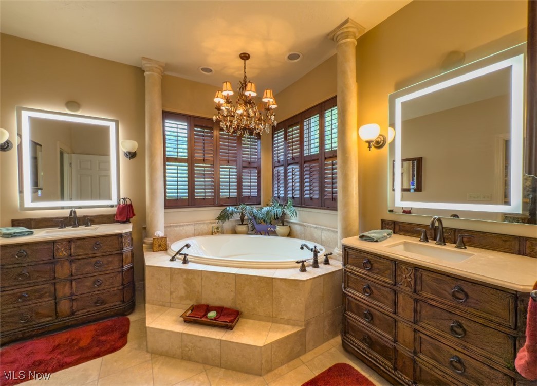 95 Nantucket Court Bratenahl OH 44108