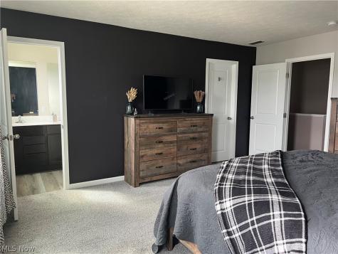 3915 Higgins Drive Norton OH 44203