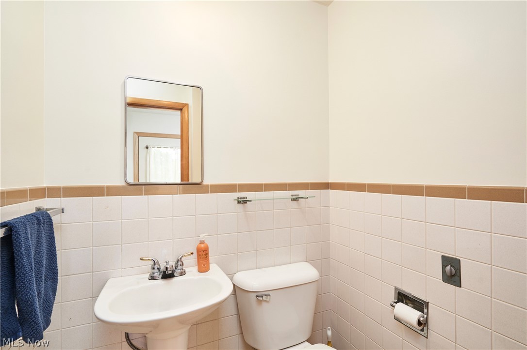 639 N Azalea Boulevard Barberton OH 44203