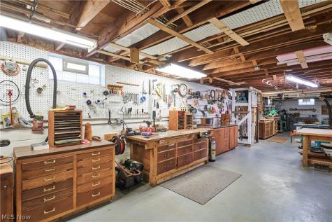 639 N Azalea Boulevard Barberton OH 44203
