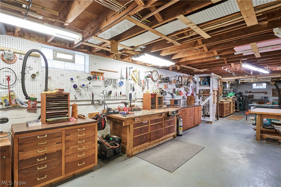 639 N Azalea Boulevard Barberton OH 44203