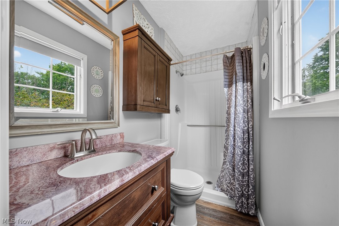 90 Meadowridge Drive Geneva OH 44041