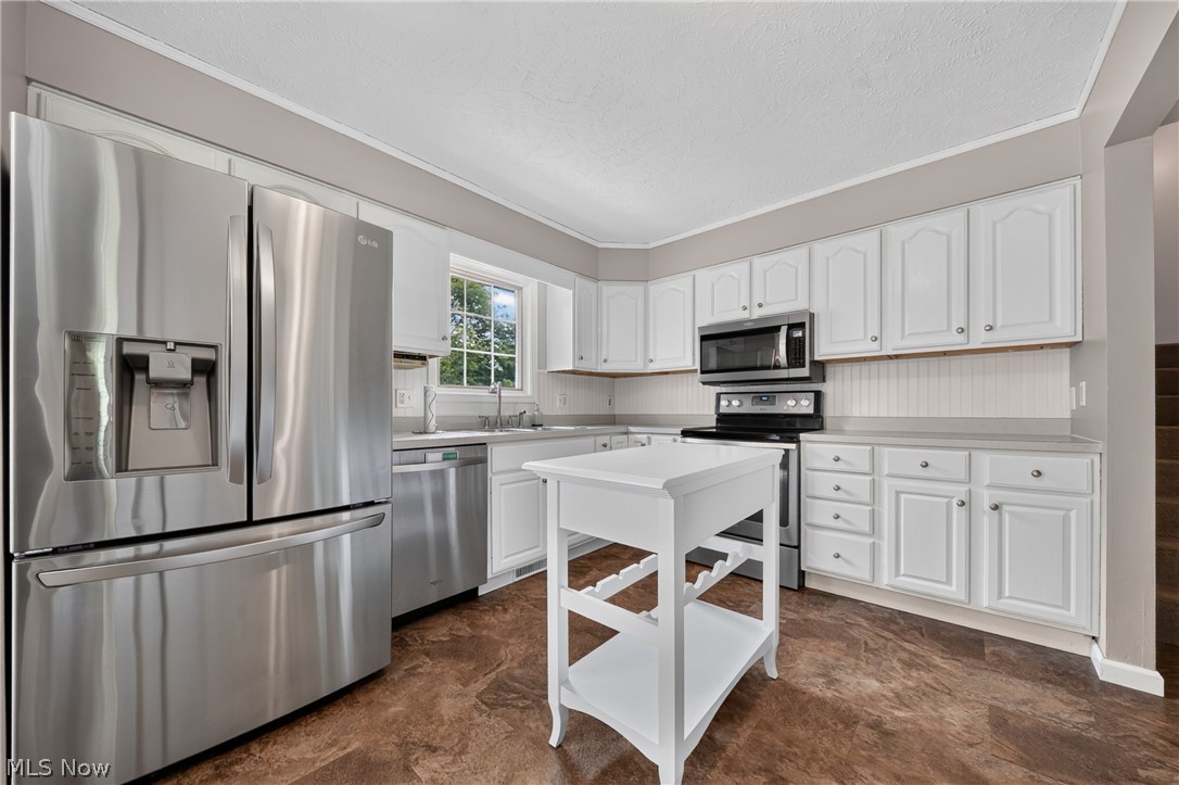 90 Meadowridge Drive Geneva OH 44041