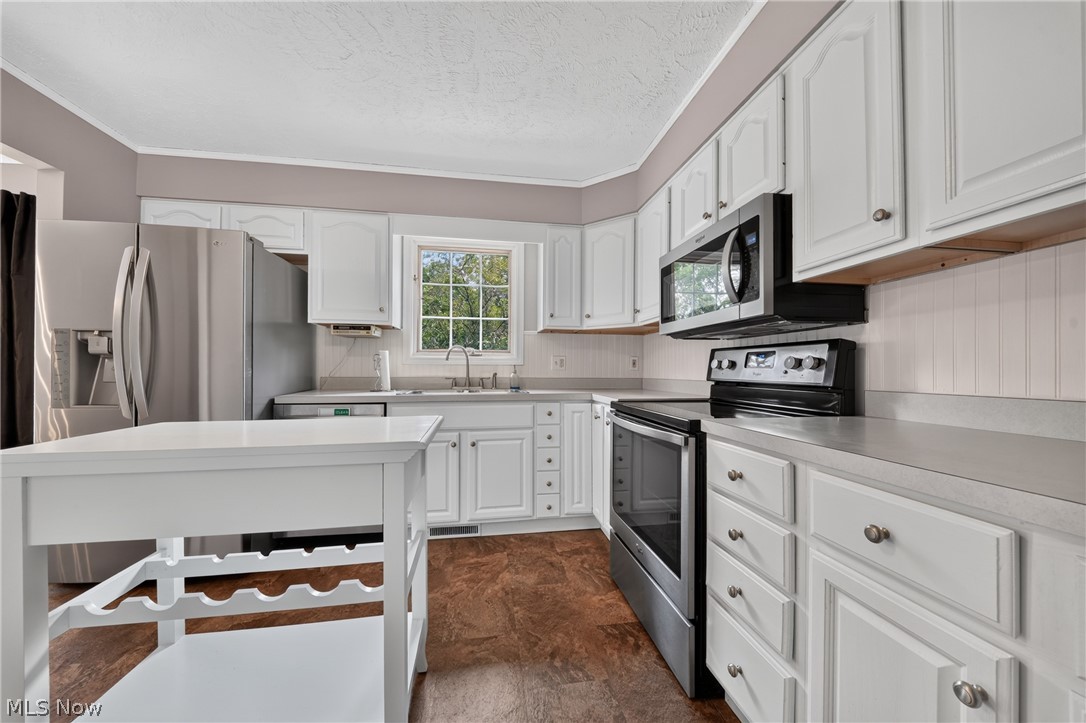 90 Meadowridge Drive Geneva OH 44041