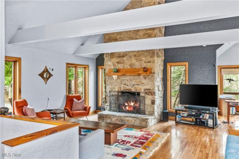 1364 Echo Glen Gates Mills OH 44040