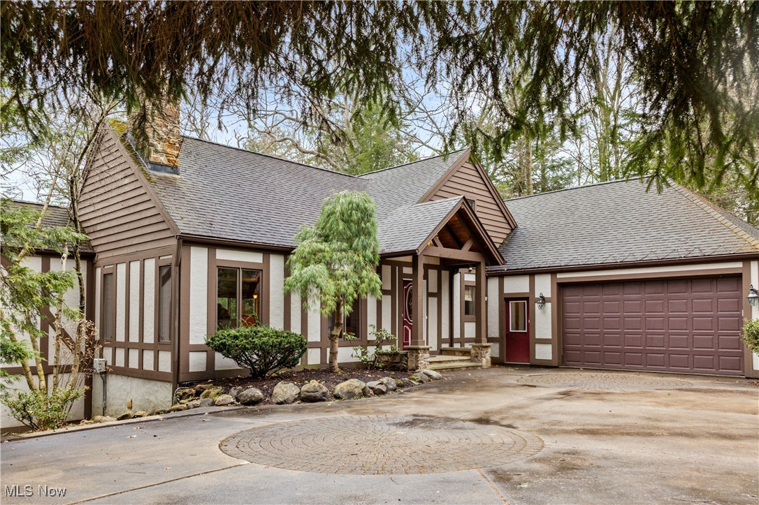 1364 Echo Glen Gates Mills OH 44040